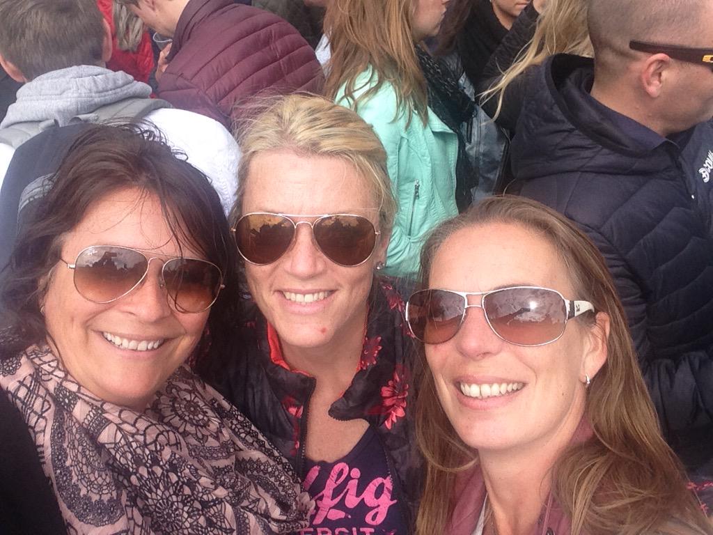 bosch2912's tweet photo. Freedom is all we need.. #bevrijdingsfestival #hoorn @nienke1304 @SjoukjePTT http://t.co/g71RGZInXd