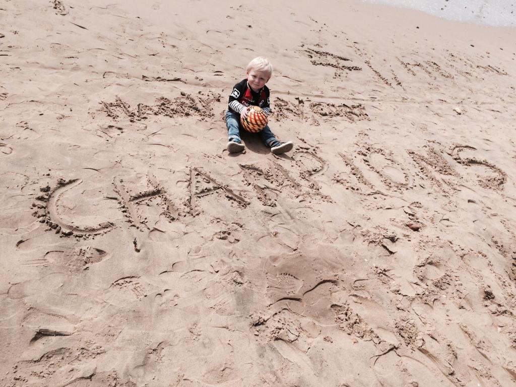 MrsJones83's tweet photo. @bournemouthuni #cheeronthecherries http://t.co/dMZL0diqnS