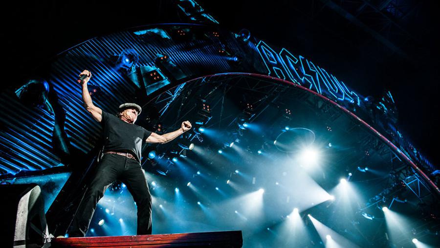 acdcrideon's tweet photo. Gonna be a rock'n'roll singer.
Best #ACDC photo of the night.
"@ACDC_BRASIL: Brian http://t.co/oQ7irXXIuQ" @BrianJohnson