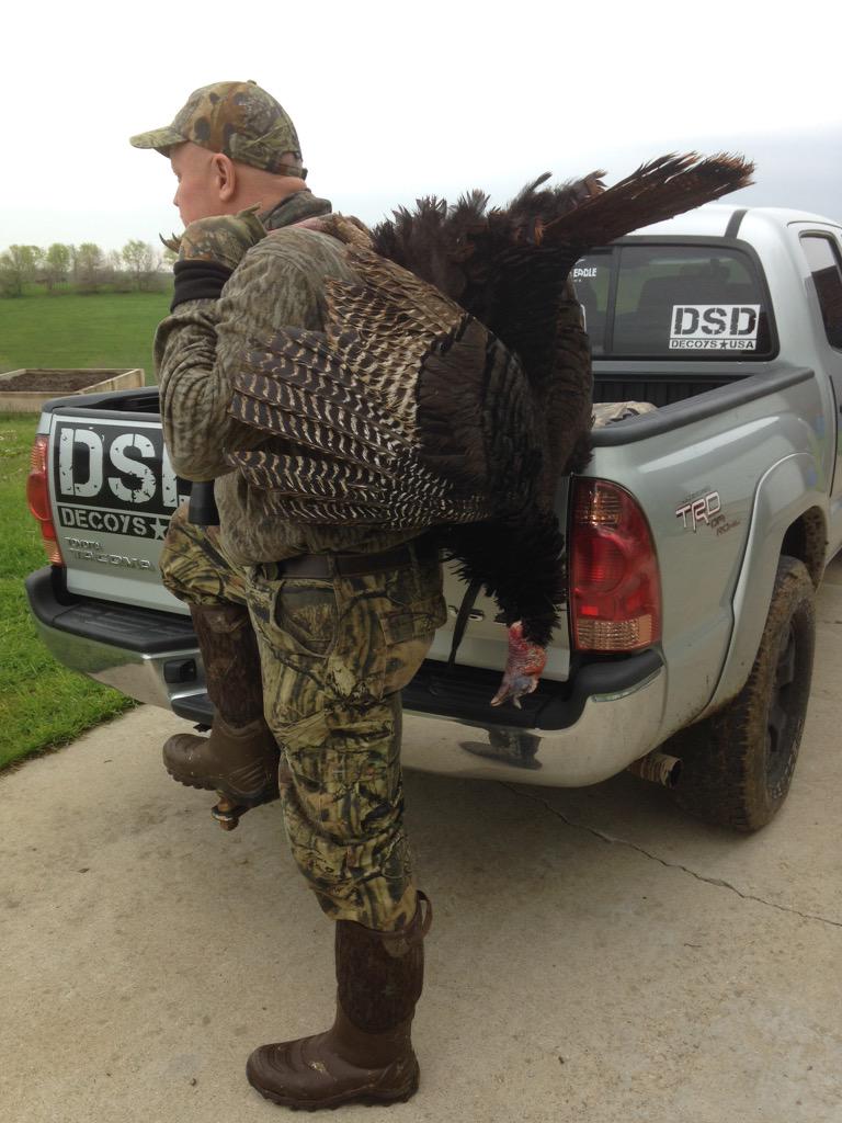 BHGameCalls's tweet photo. Here is the gobbler Kerry took this past weekend. #dsdecoys #mossyoak http://t.co/0FbnwccDE0