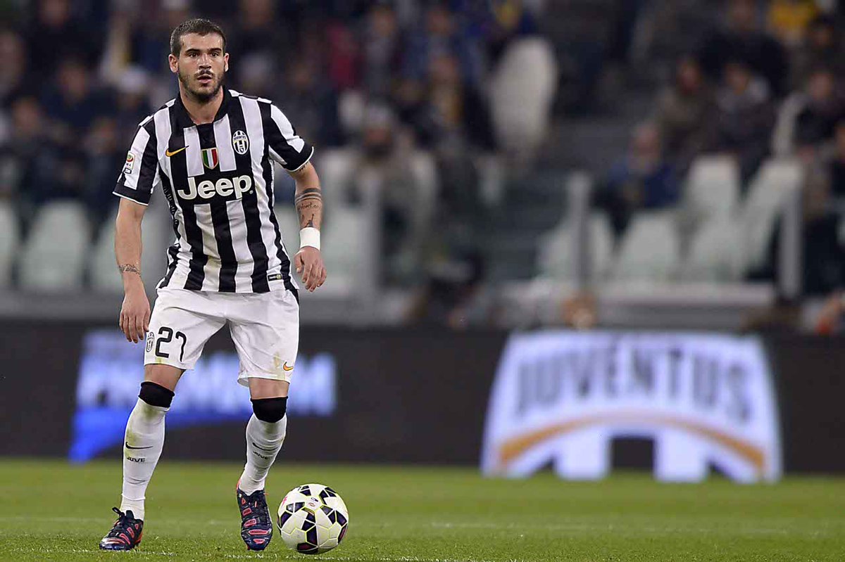 è ufficiale, la <a href="/juventusfc/">JuventusFC</a> ha in organico il nuovo rino gattuso, è <a href="/sturaro_stefano/">Stefano Sturaro</a> #JuveReal #UCL