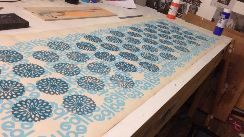 Busy printing #machine2015 <a href="/THATGIRLARTIST/">THAT GIRL</a> <a href="/LauraKateDraws/">Laura-Kate Draws</a> @BruisedStudio <a href="/MariaMapp/">Maria Mappouridis</a> <a href="/a7berry/">🤍ᩚ</a>