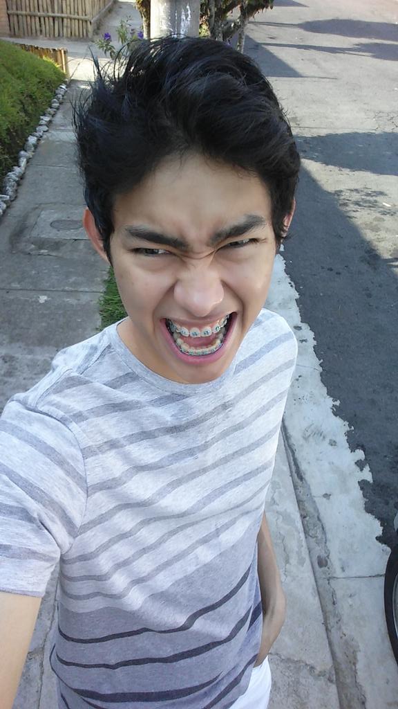 Fernanfloo on Twitter: "Voy de camino a traer un nuevo poster.....Los