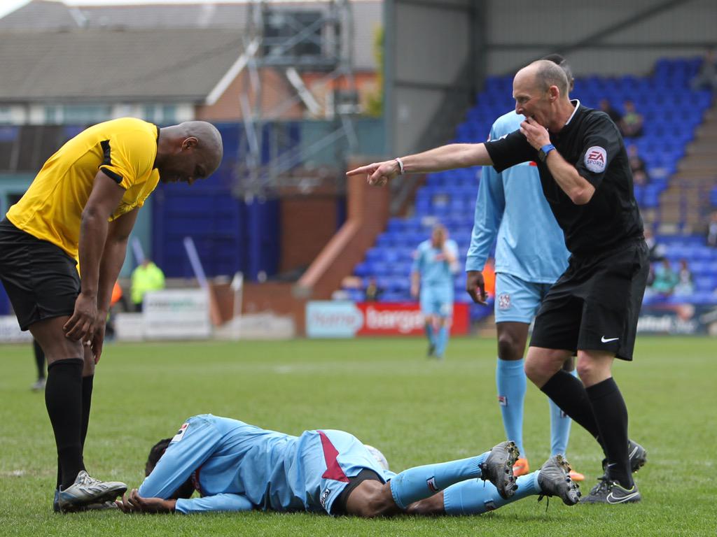 GoodysGame's tweet image. And the big decision Mike Dean had to get right. Penalty? @jonsarno