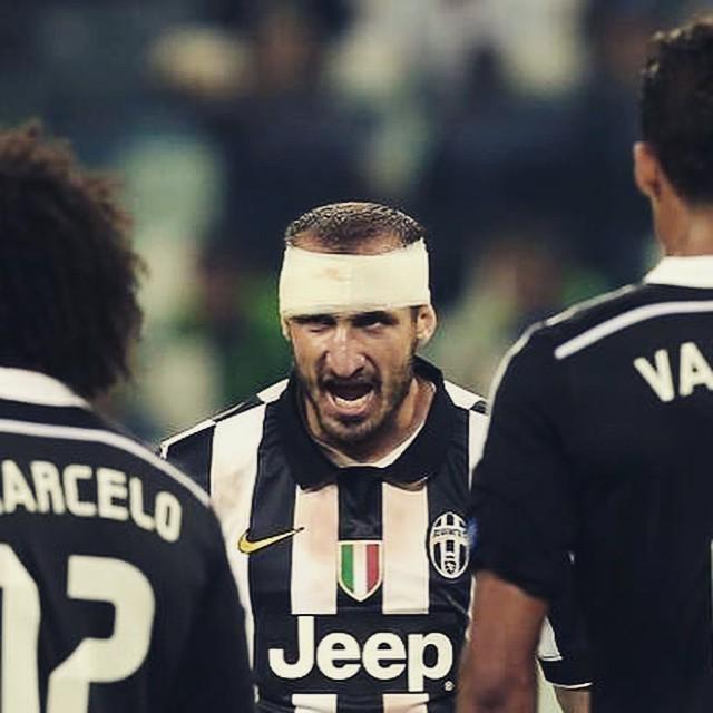 SquawkaPhotos's tweet photo. Georgio Chiellini's game by numbers vs. Real Madrid:
100% aerial duels won
100% pass accuracy
3 Interceptions

Warr… http://t.co/atpj7go1eZ