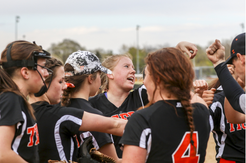 .<a href="/clcsoftball15/">CLC Softball</a>'s <a href="/meganmahaffy038/">Megan Mahaffy</a> player of the week, new power rankings: shawurl.com/1vx4