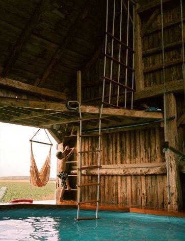 NorwesterGuy's tweet photo. Barn pool? Absolutely! http://t.co/MZndVW5F3f