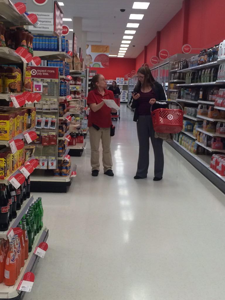 Caught in action talking to a guest about subscriptions! <a href="/ShannonGehrmann/">Shannon Gehrmann</a> <a href="/DaleVenteicher/">Dale Venteicher</a> <a href="/johnson_takara/">Takara Gulbrandson</a>