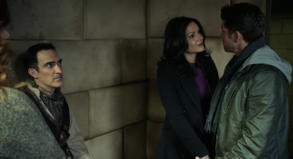 OnceABC's tweet photo. Will Regina and Robin finally get a happy ending? http://t.co/47C9mLGZ32 http://t.co/A7kjKTzVYf