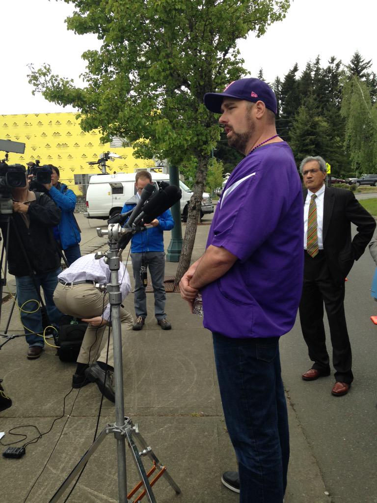 KeithKOMO4's tweet photo. "@NTPSnews: Guess who's throwing out the first pitch at the Mariners game on Friday? #bradyolson http://t.co/AImOI7Pzu0"