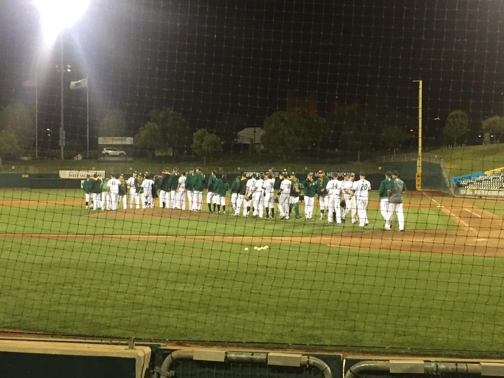 hornettickets's tweet photo. @SacStBaseball takes home the W 7-1 #gosacstate http://t.co/TMnbEGTqqW