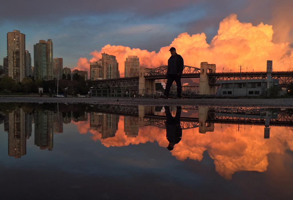 The sky on fire. You're something else, #Vancouver. http://t.co/QjDMZRCoJb