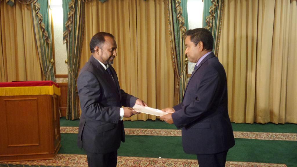 FathimathZaina's tweet photo. Minister of Islamic Affairs kamuge magaamah Dr. Ahmed Ziyad Raeesuljumhooriyyaa Abdulla Yameen ayyan kuravvaifi. http://t.co/JIAWhGLWFi