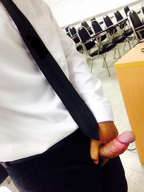 KAMAYAKILIO's tweet photo. ก็ห้องมันเงียบ http://t.co/woxvxMPTbv