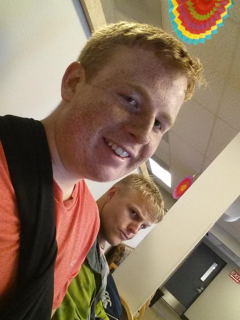 ethonio's tweet image. ER selfie with coach. #messedupshoulder #hurtslikeabitch