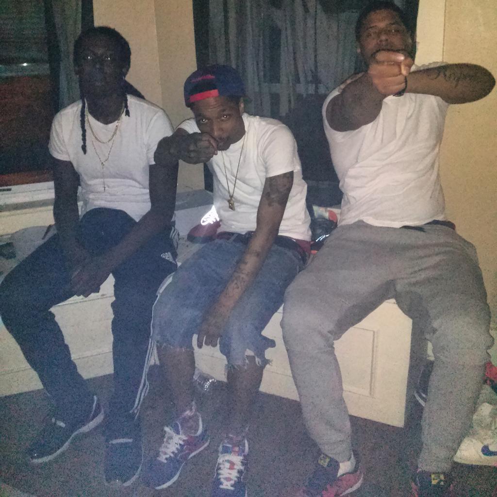 c82d437fc760466's tweet image. Listen to Porn Star - Versache Feat. EEZY and Black by IV League #np on #SoundCloud
soundcloud.com/iv-league-1/po…