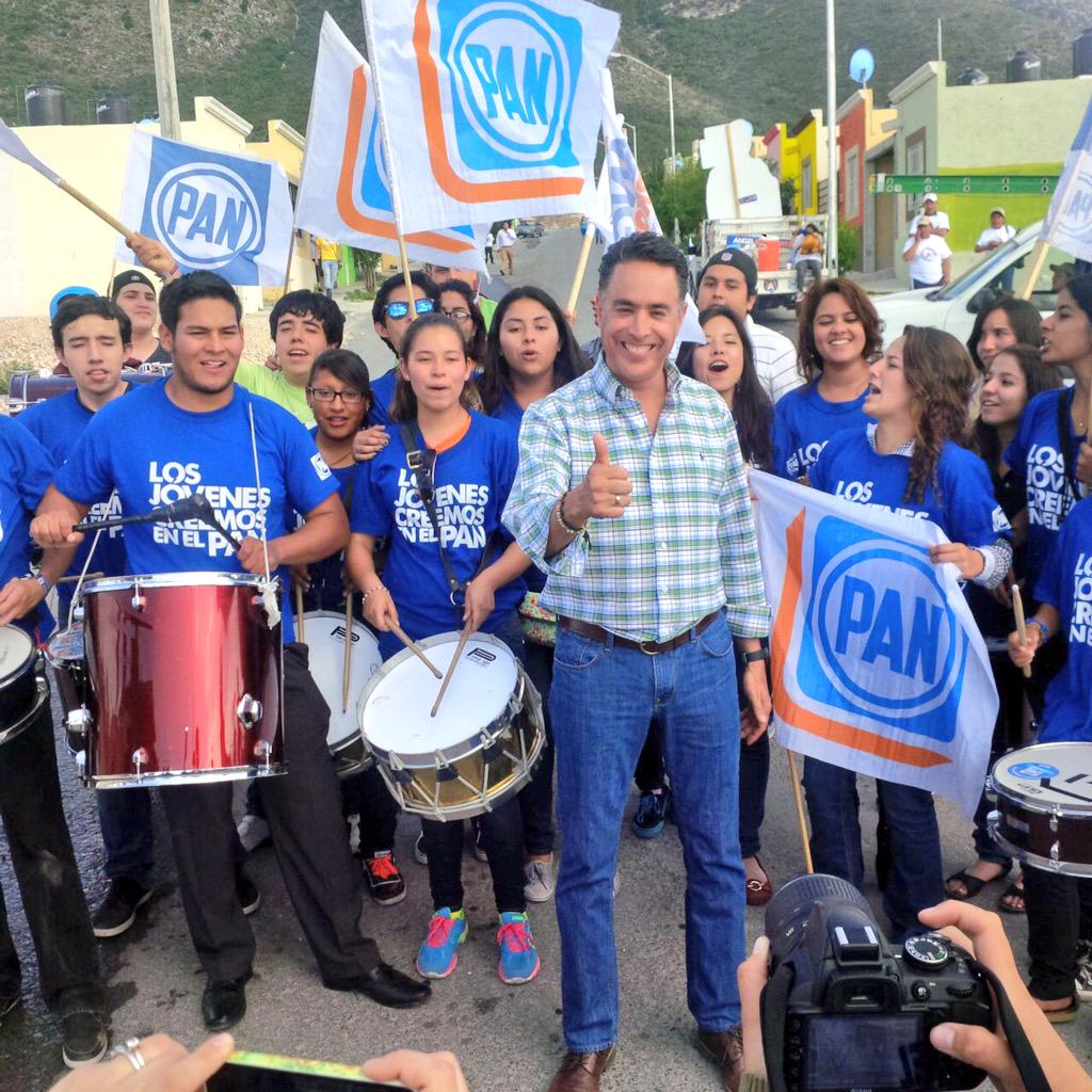 memo_anaya's tweet photo. Admiro la entrega y entusiasmo de los jóvenes, son ellos quienes me impulsan a seguir trabajando por #Coahuila http://t.co/3SQaxw4mM5