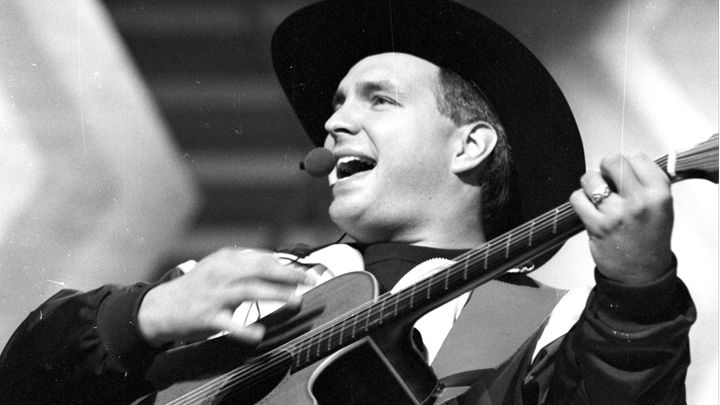 RollingStone's tweet photo. How Garth Brooks' weeper "The Dance" became an unlikely hit: http://t.co/J9jSVXYDym http://t.co/6ObZ1qnmMF