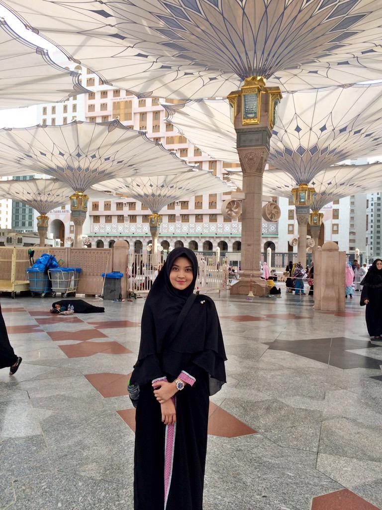 nadpeey's tweet photo. Madina http://t.co/Jh7rEvB4gl