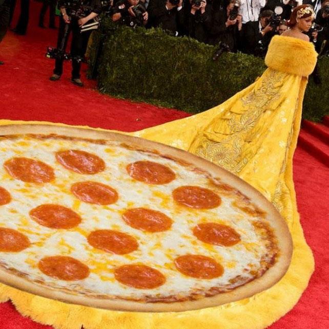 ateofimjb's tweet photo. amo a rihanna mas KKKKKK não consigo parar de rir 😂😂 #askbelieber http://t.co/1G8l8wBNYB