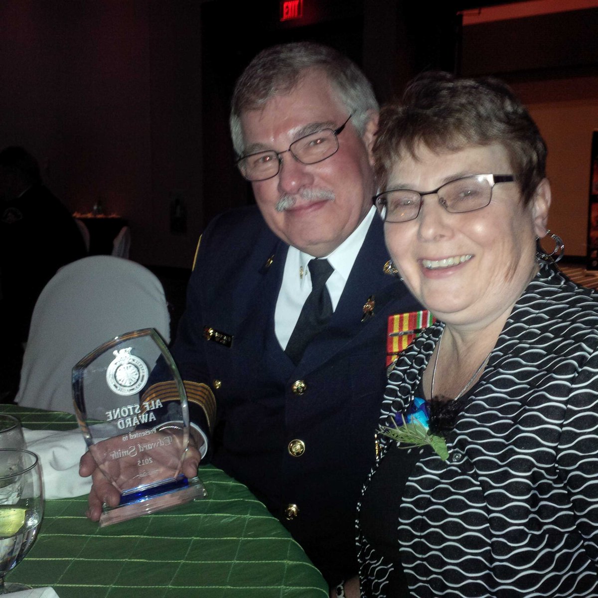 MintoDC's tweet photo. Heartfelt congrats to Ed Smith - Alf Stone Award. #OAFC2015 http://t.co/XtzeElIyzF