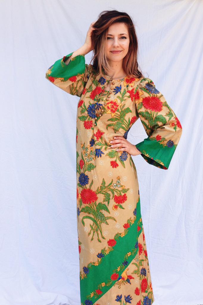 New vintage items up for auction! 

m.ebay.com/sch/angmay/m.h…