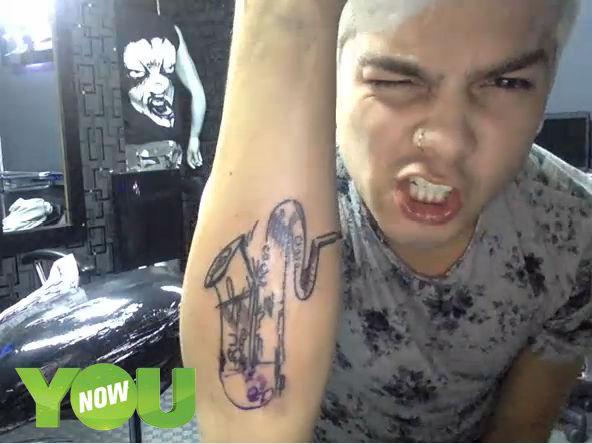 Fatima0126's tweet photo. @Juanjaramilloe #JaramilloGettingATattoo 👉 QUEDO HERMOSOOO! 👌😜 🐘❤ SI ME GUSTO :') http://t.co/nFKAE18Q44