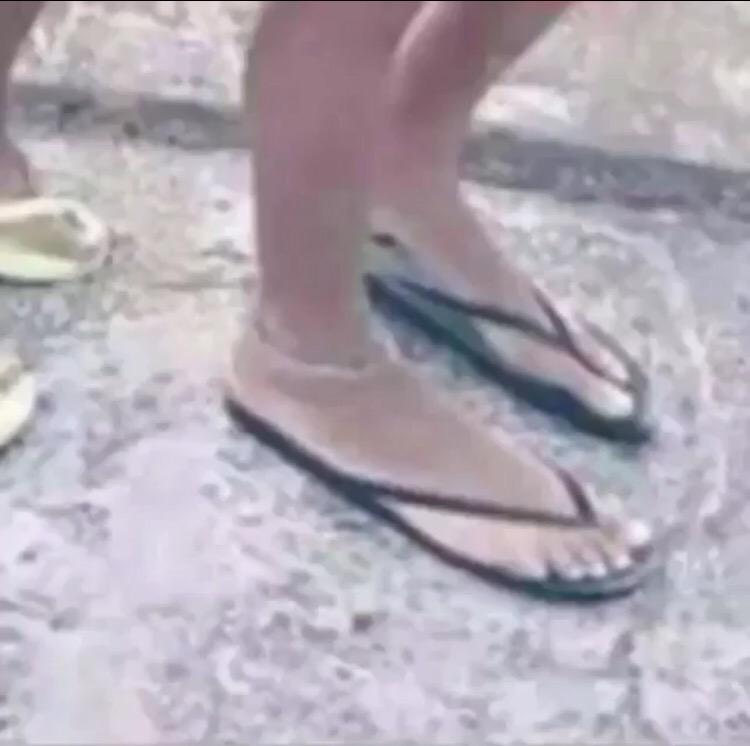 _adambennett_'s tweet photo. Bruh why her feet look like LaCienega off the Proud Family...?😂😭💀 @UrbanCraziness http://t.co/Yu6rlevPs8