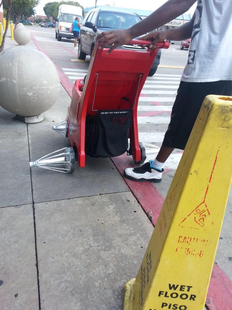 713magazine's tweet photo. H-E-B in Houston😂 http://t.co/GdvoFlNjrp