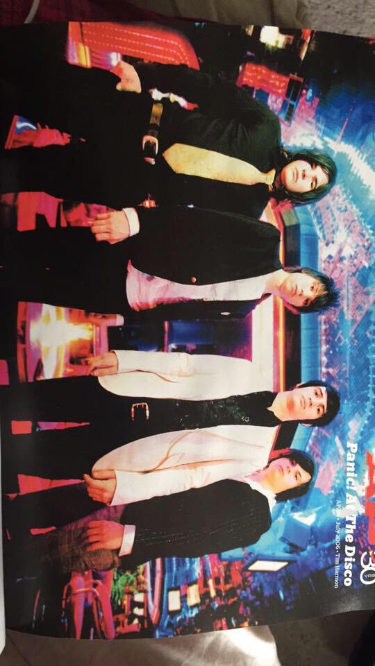 theBrentUForgot's tweet photo. Ohmigooooodddddddd I'm in a magazine 😄😁😎 http://t.co/5Lrrw0jK4a