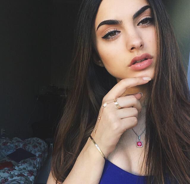 yo, im maggie and im new but not new, ya feel? rt please? 📀💡🔆