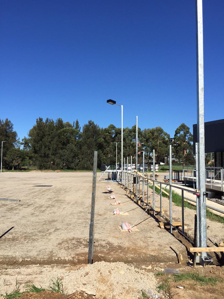 Ultimate5occer's tweet photo. Construction of our ''Cage System'' has now started! Dont forget to grab your FREE 1 hour booking! #freeplayforall http://t.co/PMOJnDOYJO