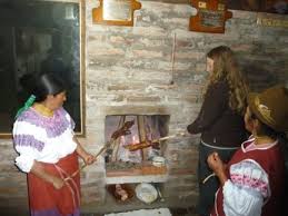 Mochilazo's tweet photo. La interpretación de un guía de turistas comunitario puede darte la perspectiva local de un destino. http://t.co/rzk1a8HbQU