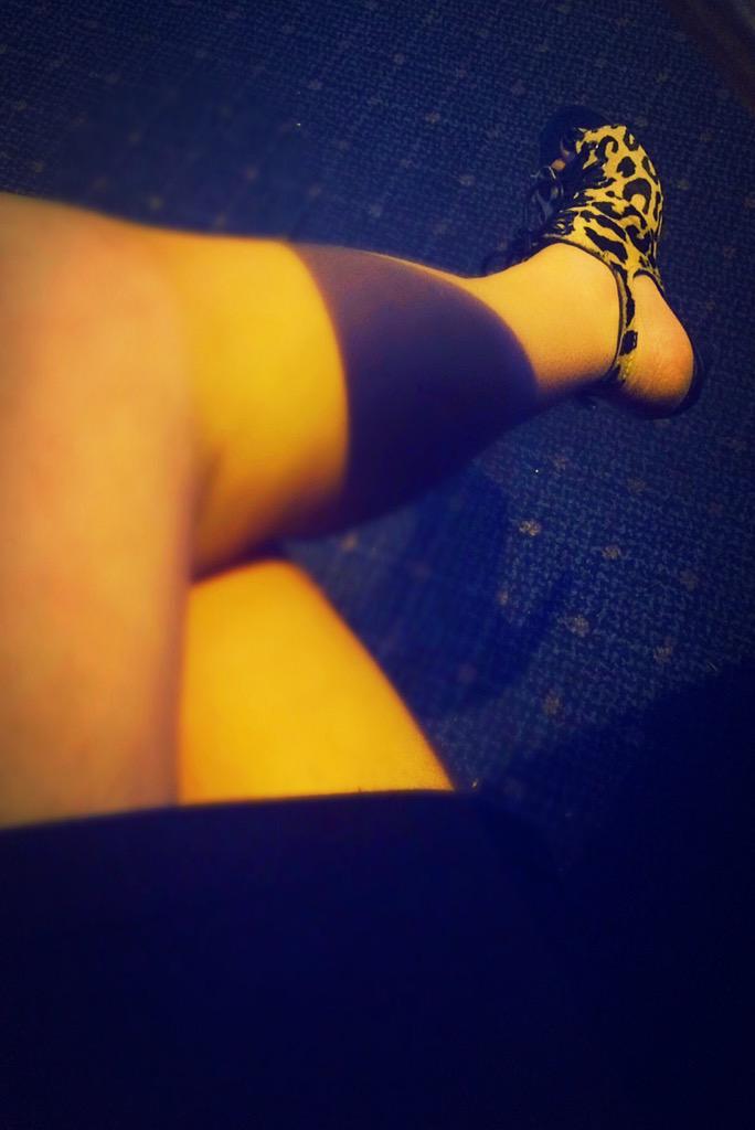 wabash_pretty's tweet photo. Enjoying a late dinner with the kids. I couldn't help but admire my hot ass shoes. #ToeShow #highheels http://t.co/Mt3aMAeT6u