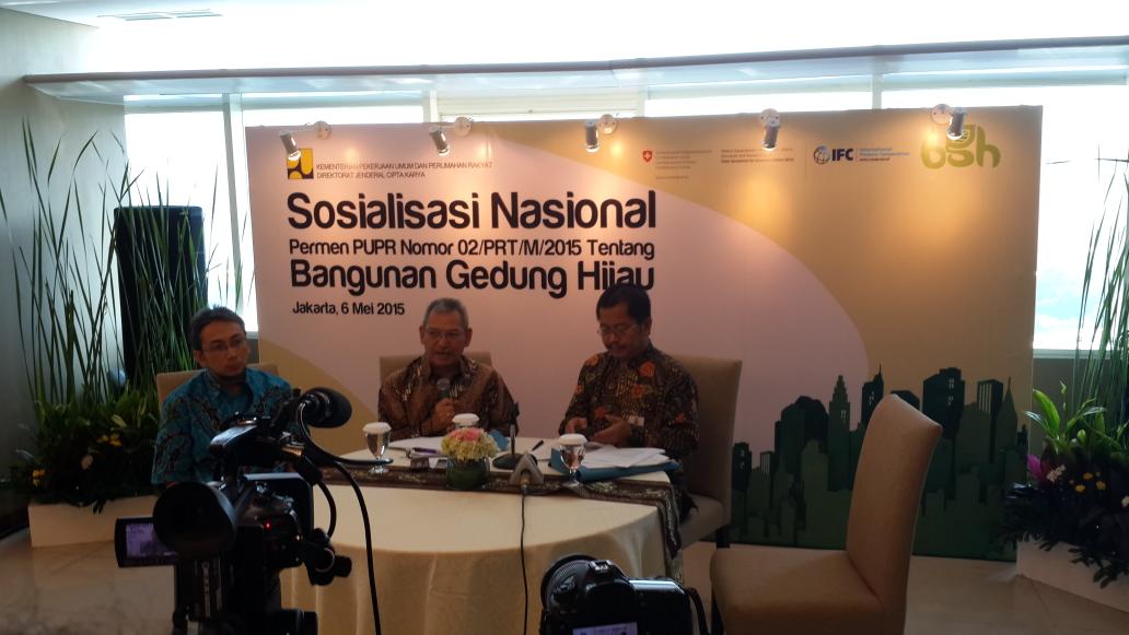 pu_ciptakarya's tweet photo. Presscon Sosialisasi Nasional Permen PUPR tentang Bangunan Gedung Hijau @KemenPU http://t.co/kKWgniKHBj