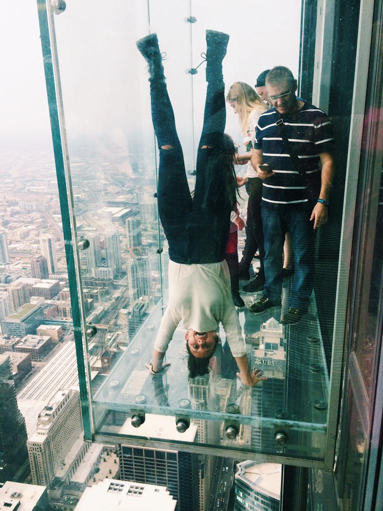 JesssCarroll's tweet photo. The best way to see Chicago: upside down, from 1,353 feet. @SkydeckChicago #chicago #chitown #skydeck #travel #srymom http://t.co/taUitgLRUv
