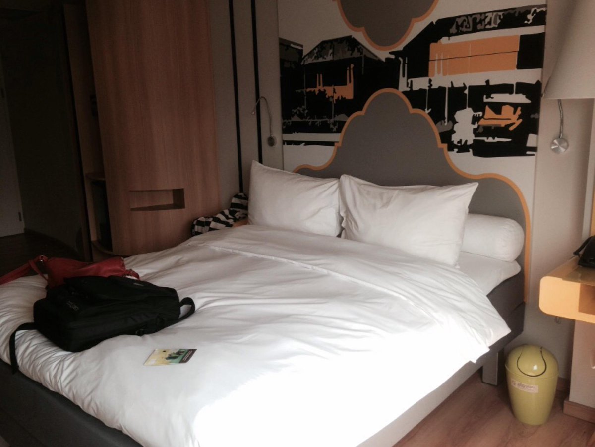 FeliciaPele's tweet photo. Upgrade 8.2 lageee (@ Hotel ibis Styles Bandung Braga in Bandung, West Java) https://t.co/IXJD5VbEoX http://t.co/4NzpCdl4Df