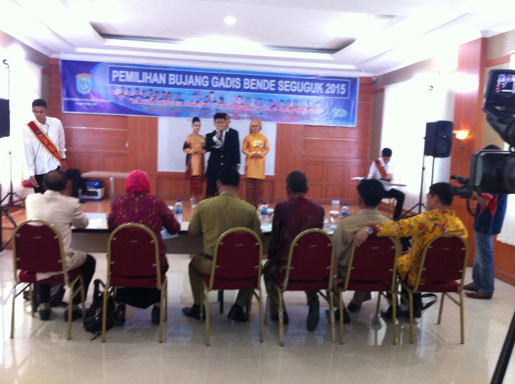 IBGBS_OKI's tweet photo. Suasana Semifinalis Bujang gadis bende seguguk "Promosi wisata dan budaya daerah Kab. OKI" http://t.co/0RV0GHJIg1