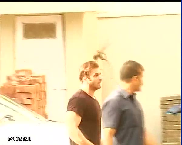 abplive's tweet photo. #HitAndRun केस में फैसला आज, @BeingSalmanKhan के घर पर पहुंचे भाई सोहेल खान 

http://t.co/hVCou4bhZi http://t.co/aeEK9Lrucj