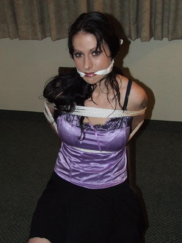 Sooooo young! Eeek! RT @danbondagebabes: @moxxiemaddron welcome back http://t.co/i74Uqy62X5