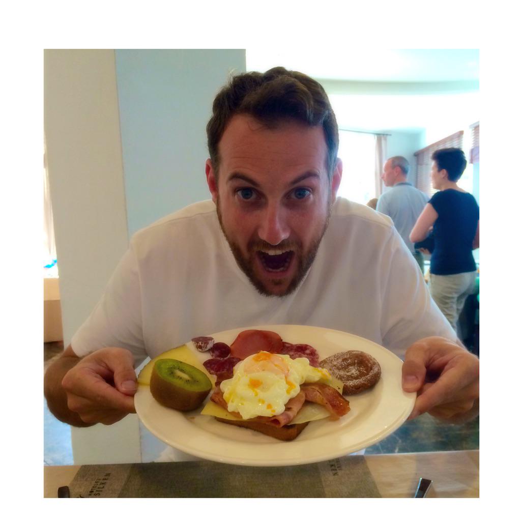 Breakfast round 1 <a href="/silkensanjorge/">Park Hotel San Jorge</a> Now I'm ready for my beach day ☀️😎 @hotelessilken @platjaroturisme