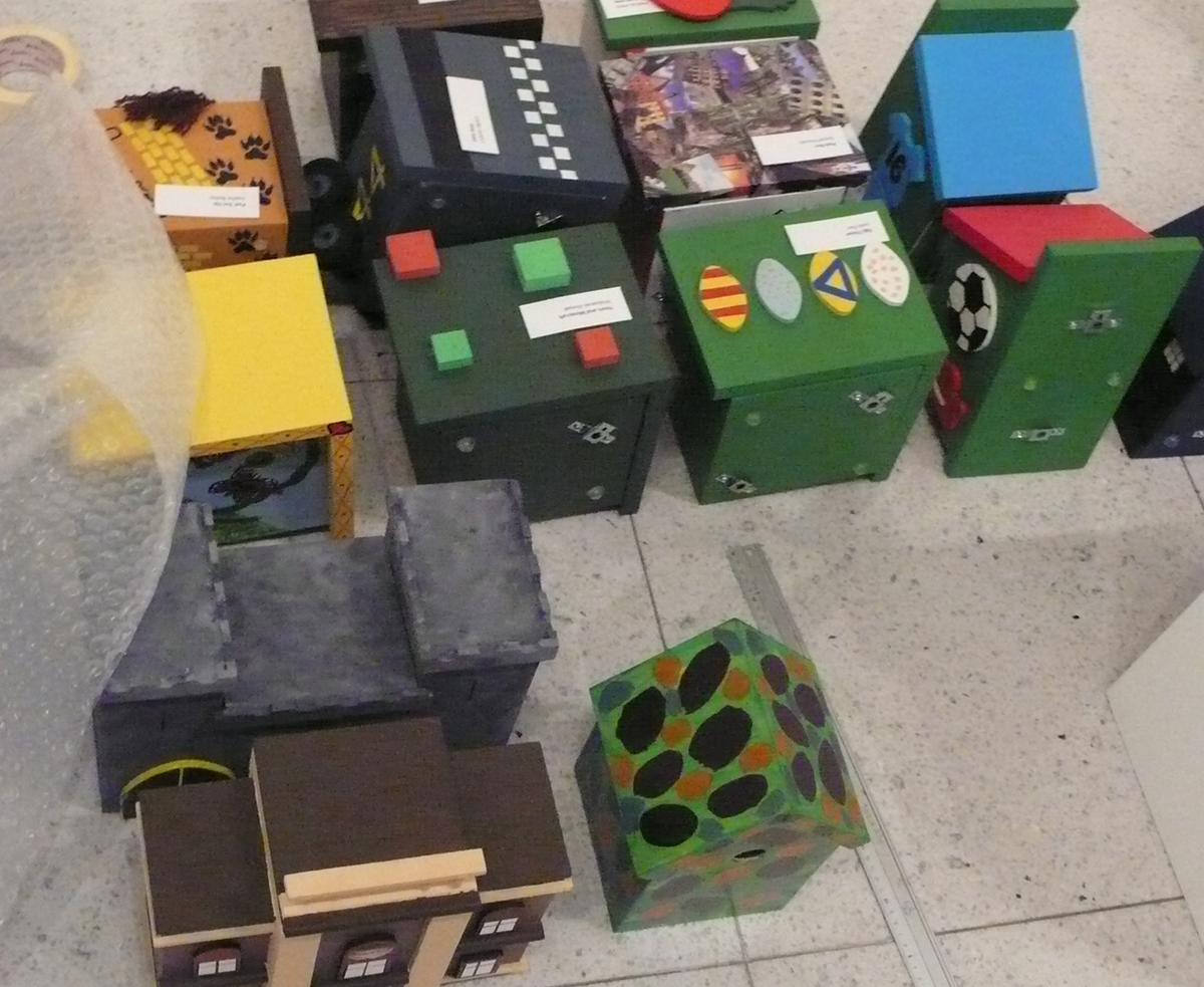 abirdabode's tweet photo. Art Bird Boxes leaving @GalleryOldham. Sad! But great to know they'll soon be around Oldham and used by birds! http://t.co/YG64vCVUzS