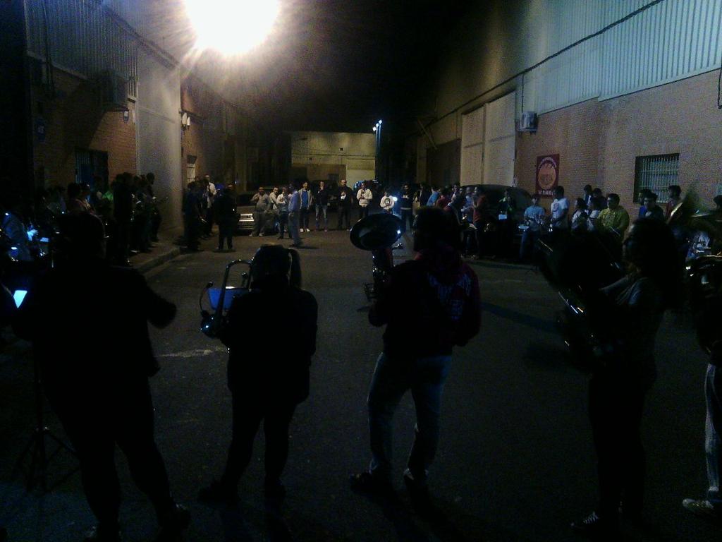 gitanitocorneta's tweet photo. Un ensayo de presentación.  Ole k grandes. http://t.co/mxNZcd6Wb2