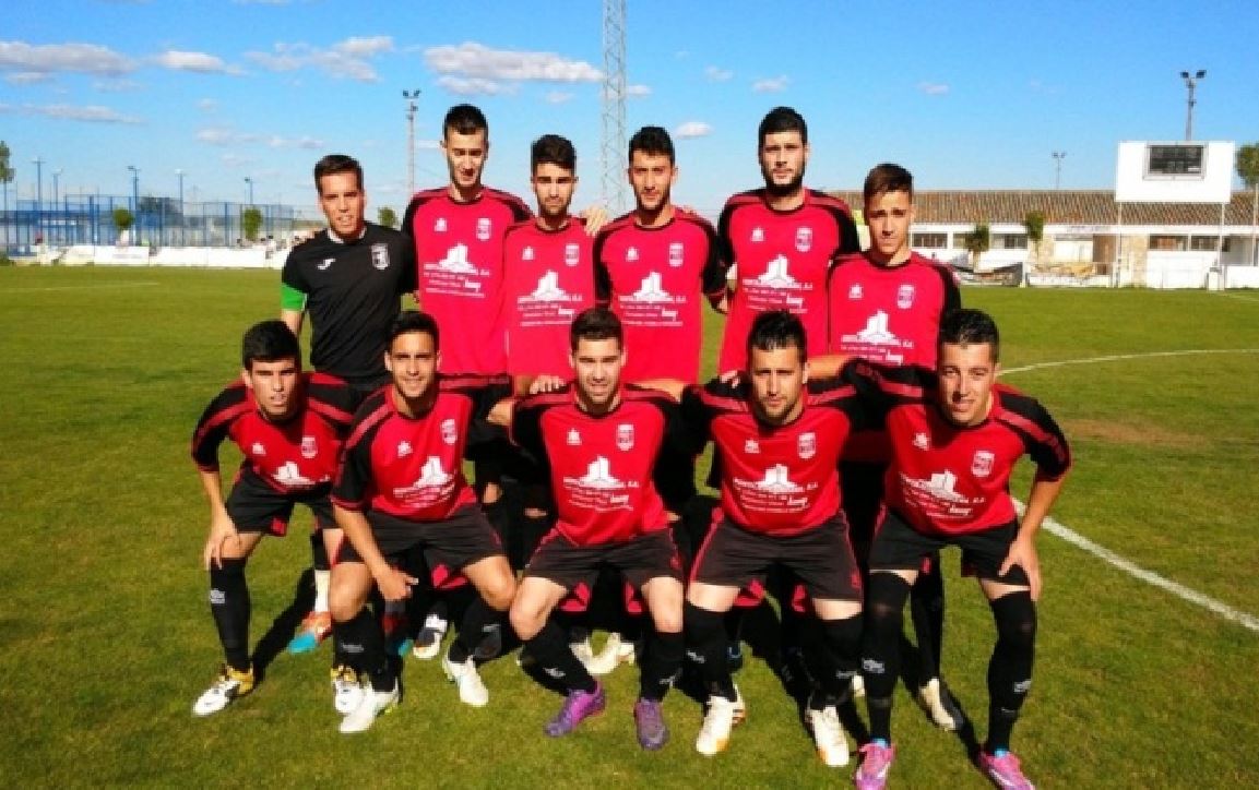 24hvegasbajas's tweet photo. El @CD_GUADIANA clama justicia sobre la Federación Extremeña de Futbol --> http://t.co/1rirmedsUV  @Juv_Guadiana http://t.co/u9Obn6XRPN