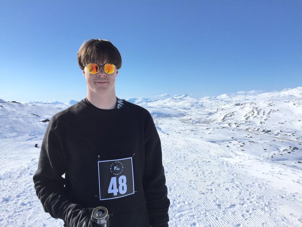 armadaskis's tweet image. Bowlcuts yo. @KimBobergo