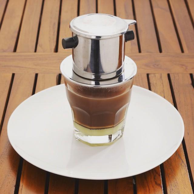 SmartBintaro's tweet photo. Pecinta kopi boleh coba kopi tetes boleh di @esbajakbintaro | Ruko Keb.Arcade, Bintaro sek 7 | (021) 74870791 http://t.co/eaZFs4jroT