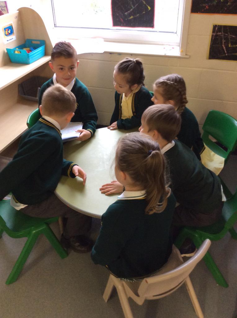 MrsSinnottfps's tweet photo. Today we taught the Reception children all about the life cycle of a butterfly! #teamTeaching @fazakprimary http://t.co/anZjgO6zQl