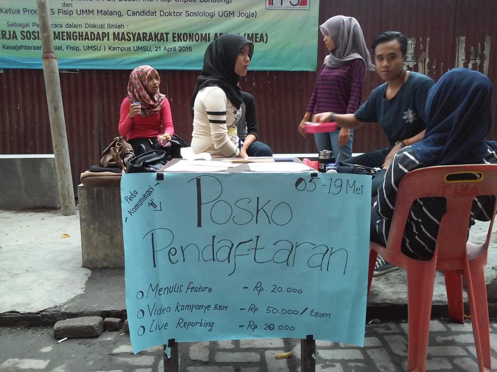 HMJIKOFISIP's tweet photo. Ayoo daftar dan ramaikan !!! Info lebih lanjut hub. Kiki : 0821-6583-5255 yora : 0822-7414-7043 #PestaKomunikasi 🎉 http://t.co/O5VHLH1waD