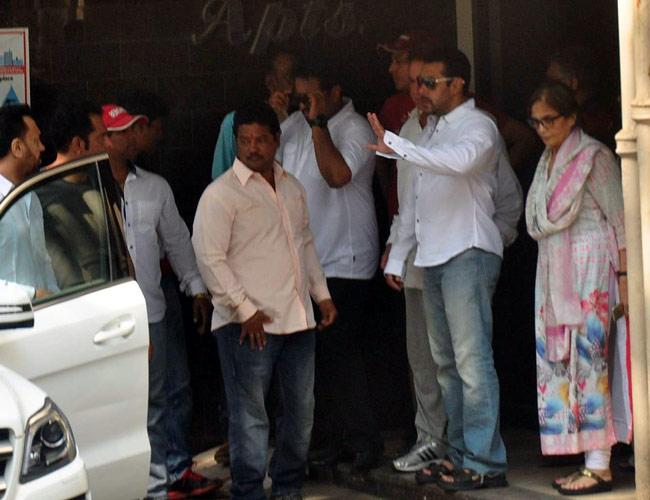 Hit-and-run: <a href="/BeingSalmanKhan/">Salman Khan</a> was driving the car without a licence, says judge #SalmanVerdict
bit.ly/1EPs79a