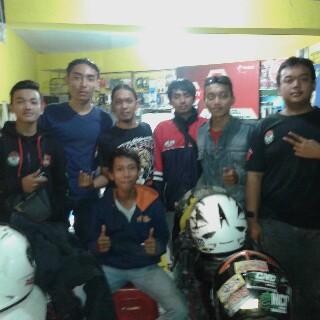 Ini waktu bersama Ryan L-Nino Lamongan ,Dimz GNC gresik ,Robby <a href="/baby_ninjascms/">Baby Ninjas Ciamis</a> akel <a href="/NOB250Bdg/">Ninja Owners Bandung</a> budi <a href="/KNBTBandung/">Ninja Bandung Timur</a>